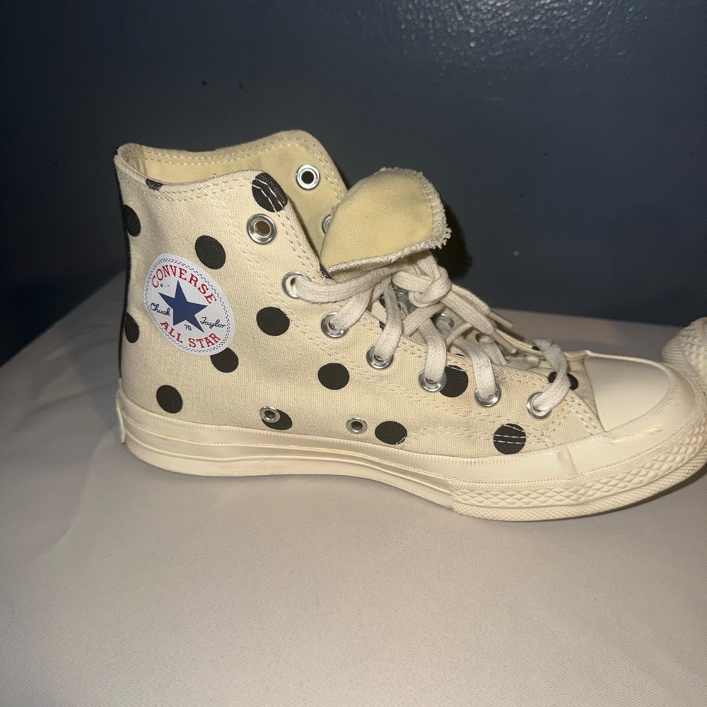 Converse x CDG White High-Top Sneakers with Black Polka Dots and Red Heart - Picture 4 of 9